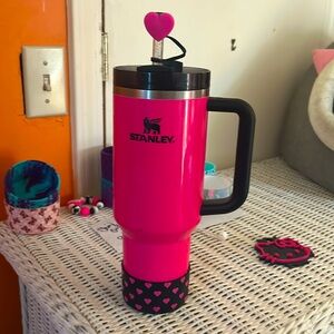 40oz HOT PINK STANLEY!!!🩷🖤🩷